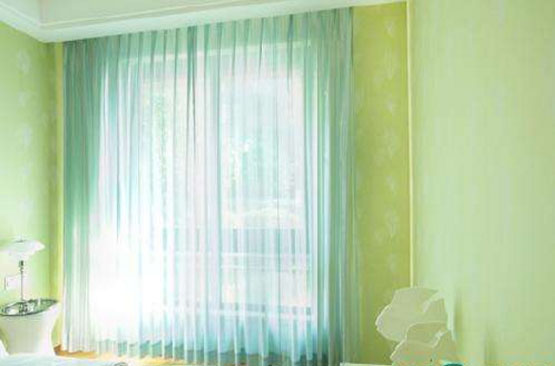 什么顏色的電動(dòng)窗簾能幫助睡眠？